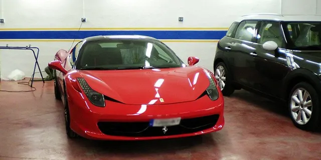 Ferrari 458 en el taller